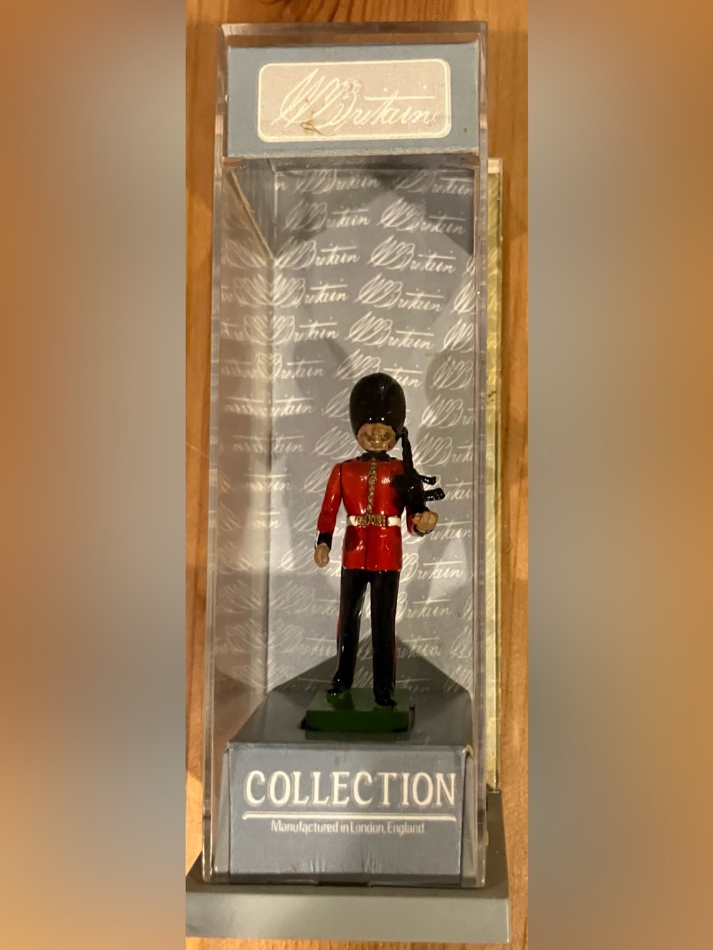 GUC W Britain Heritage Collection Hand Painted Metal Beefeater Figurine Sentry